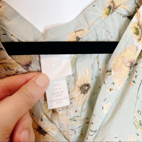 H&M Flowy Floral Dress SZ 6 /small - Picture 7 of 7